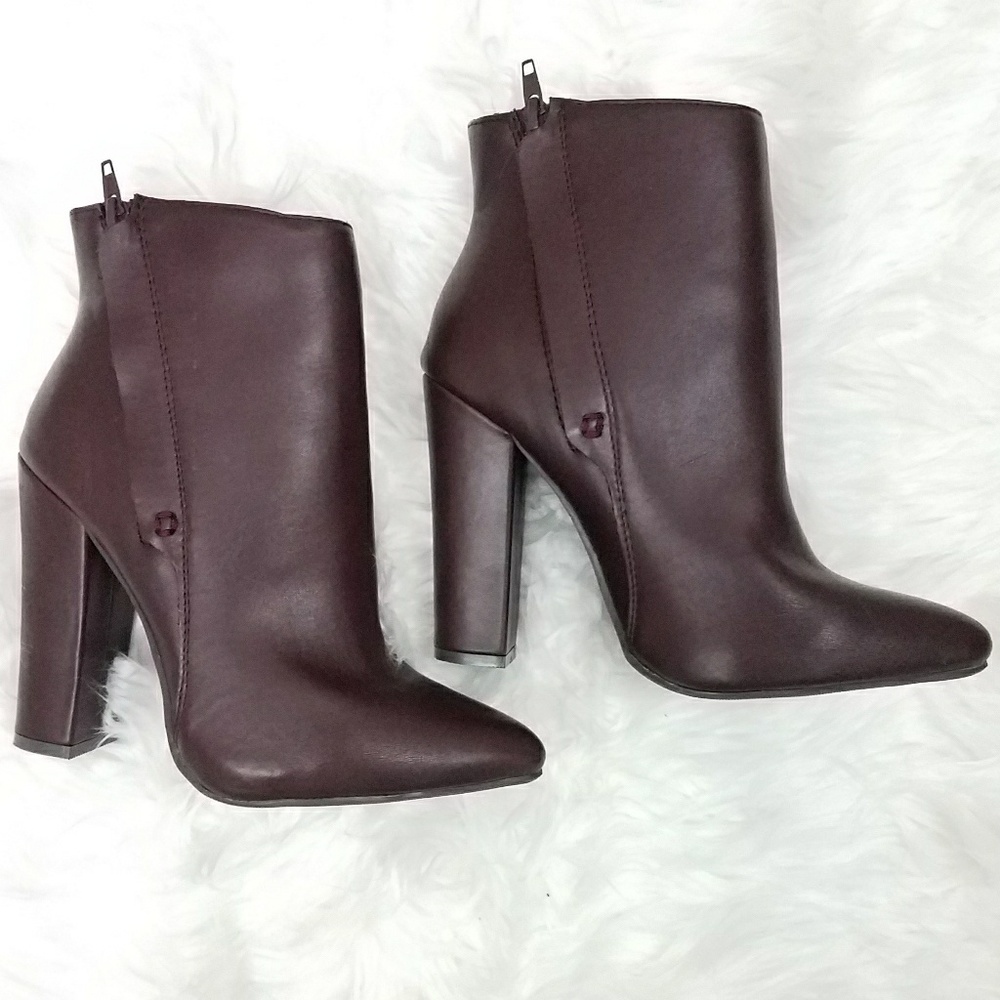 JustFab Jannen burgundy boots size 7!